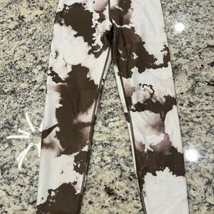 Sage Collective Wimen’s Brown‎ and White Leggings